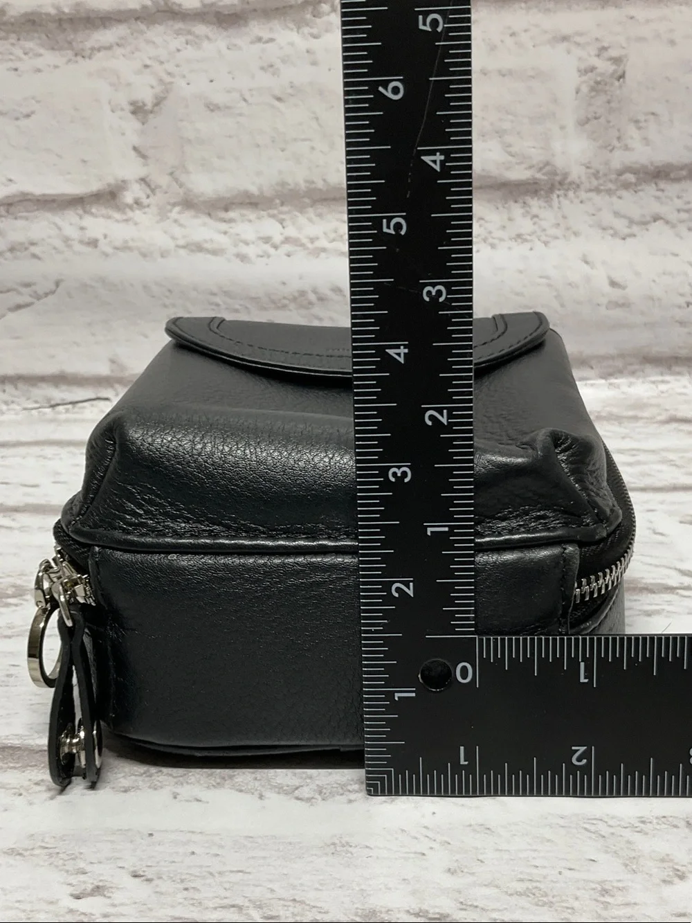 Minooy Black Leather Messenger Crossbody for Men